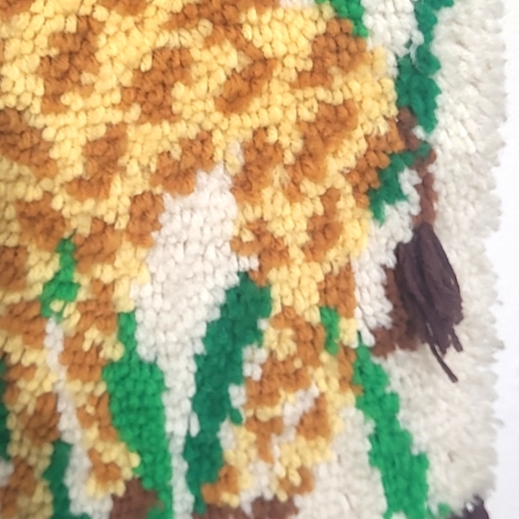 Giraffe Latch Hook Handmade in USA Vintage Brass hanger Yellow Brown Green EUC - Picture 4 of 7